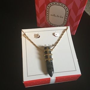 Legend Pendant Necklace - Gold