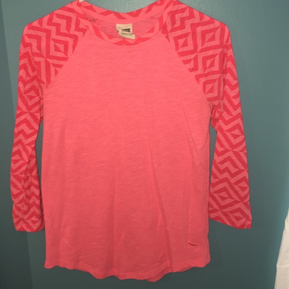 Vs pink 3/4 sleeve top!