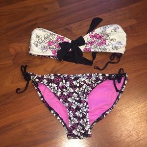 Bow Bikini