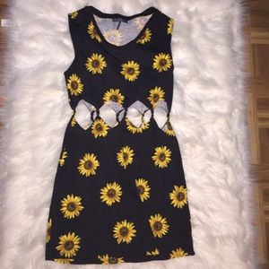 🌻Kendall x Kylie PACSUN sunflower dress🌻