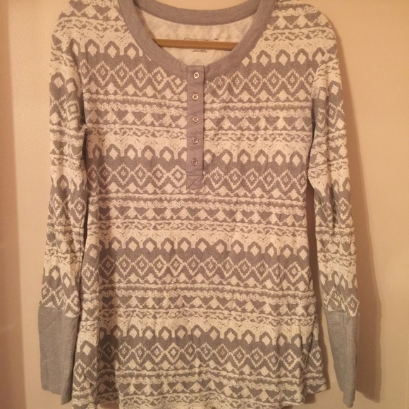 Liz Lange gray and white maternity thermal