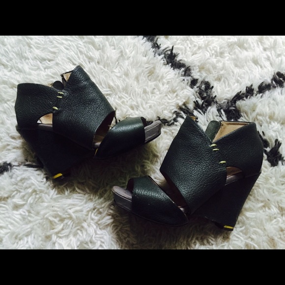 Faryl Robin Sandals- Size 7