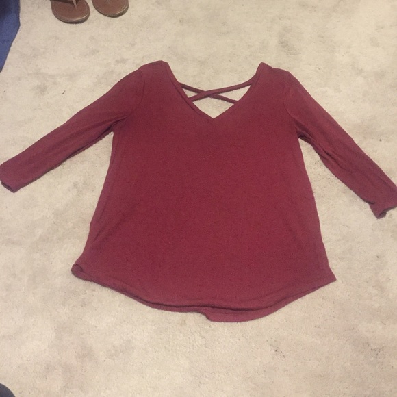 V neck criss-cross back 3/4 sleeve T