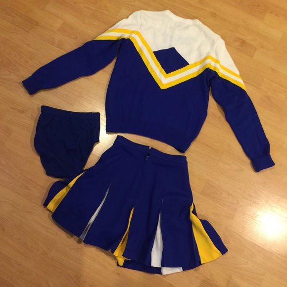 [Vintage] •Cheerleading Uniform• - Picture 3 of 4