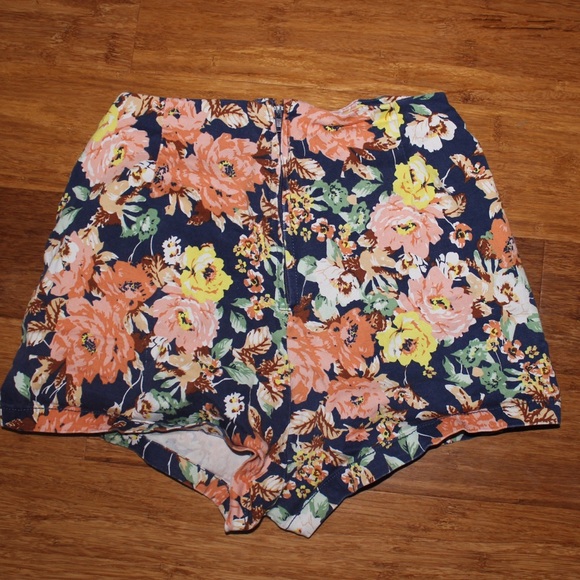 high waisted floral shorts with zipper
