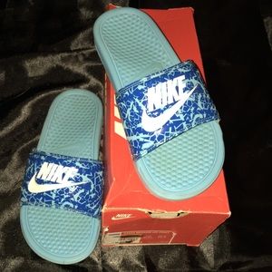 Nike slides