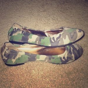 Camo ballet flats - NWOT