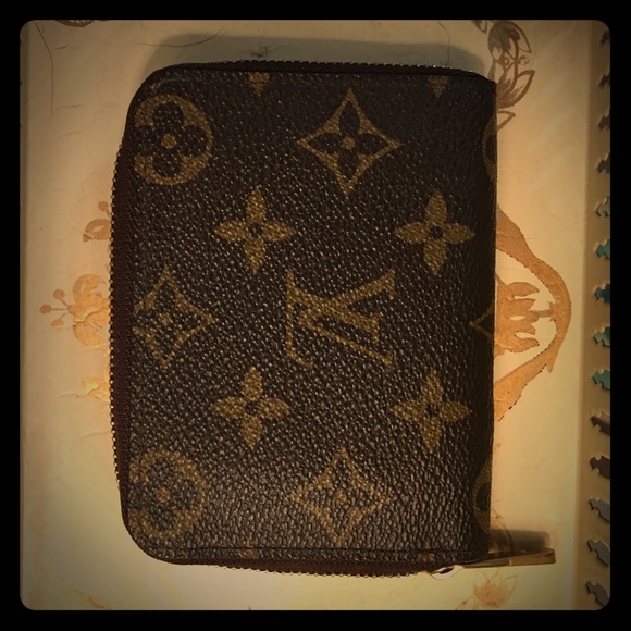 Mint condition Louis Vuitton credit card holder