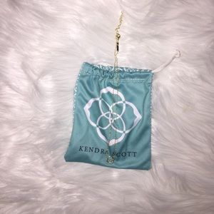 Kendra Scott Necklace (gold)