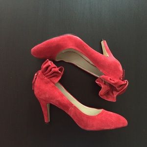 Dolce By Mojo Moxy Red Suede Pumps