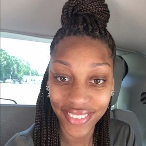 Meet your Posher, Alicia