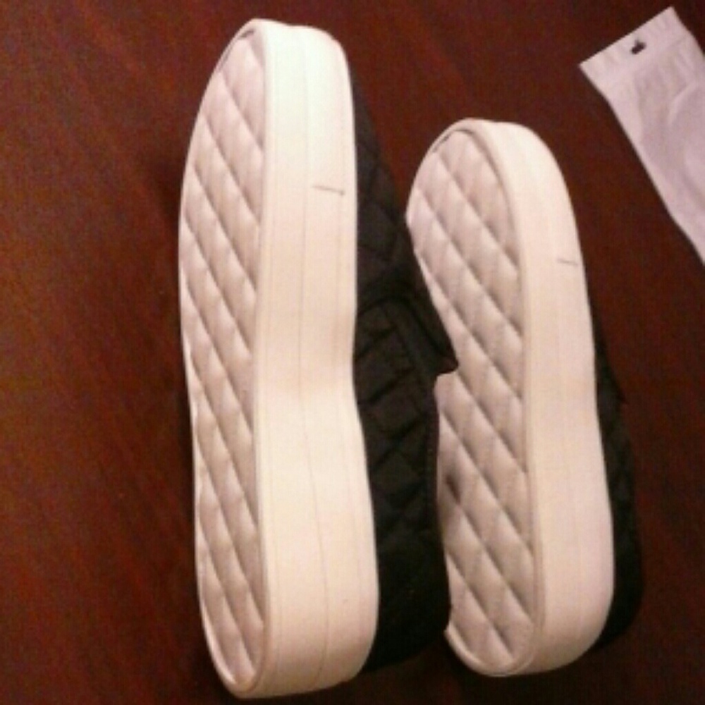 SOLD!!!SIZE 6.5 Wanted Railway Black Sneakers - Picture 4 of 7