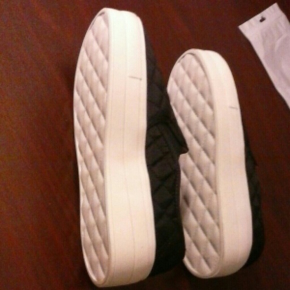 SOLD!!!SIZE 6.5 Wanted Railway Black Sneakers - Picture 4 of 7