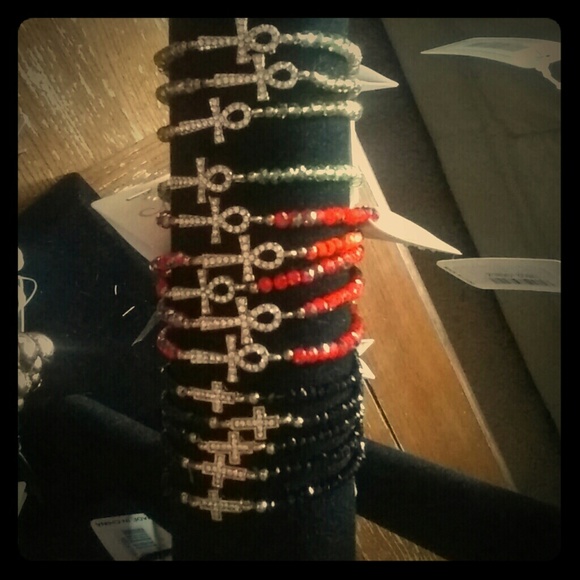 Crystal embellished Cross bracelet - Picture 1 of 2