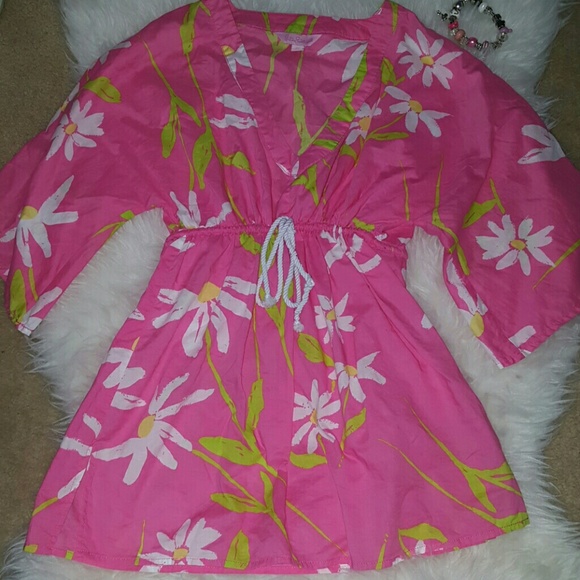 Lilly Pulitzer Top fits XS or  Big Girls/teen 16