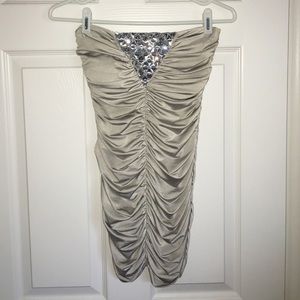 Strapless gray dress with diamond design