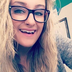 Meet your Posher, Courtney