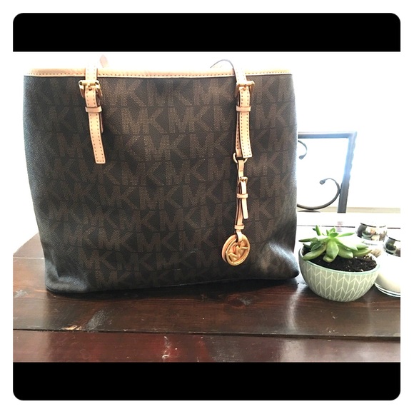 Classic Michael Kors Jet Set Tote