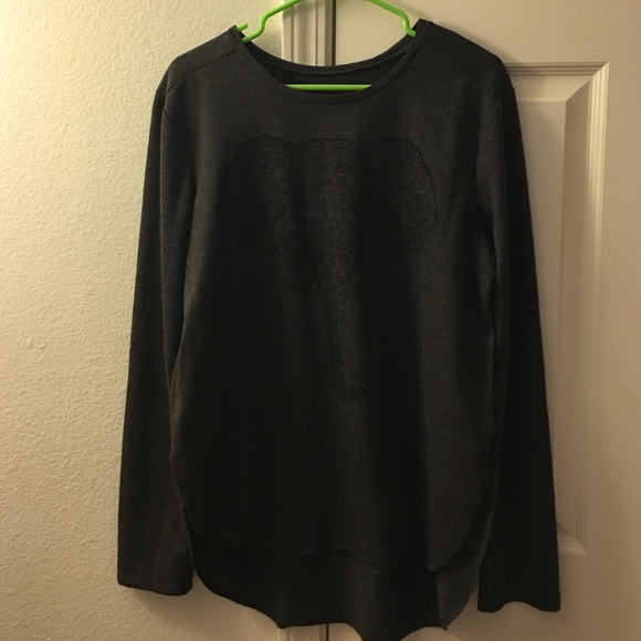 Long-sleeve top with elephant!