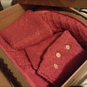 Lattice cardy knit Uggs.