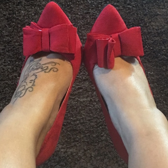 Red bow heels