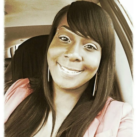 Meet your Posher, Lisa - Picture 1 of 1