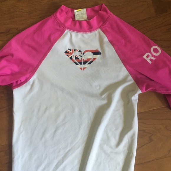 Long sleeve Hawaiian Roxy rash guard