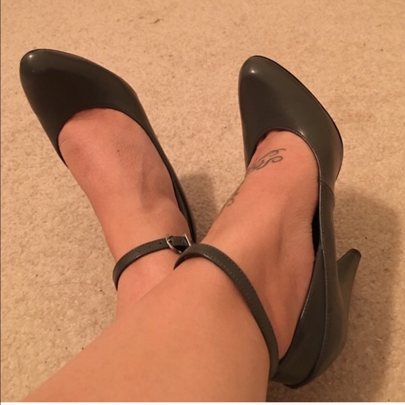 ❌❌SOLD❌❌ heels with ankle strap