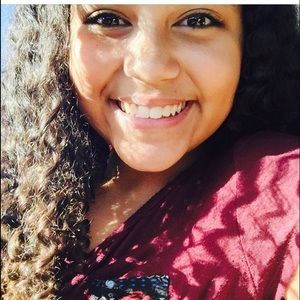 Meet your Posher, Santi