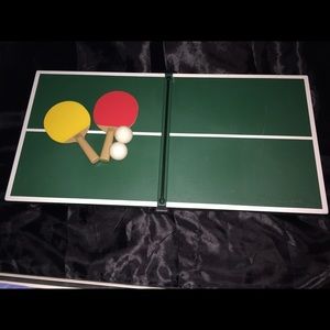 Mini ping pong table