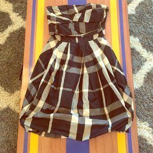 Chic strapless dress