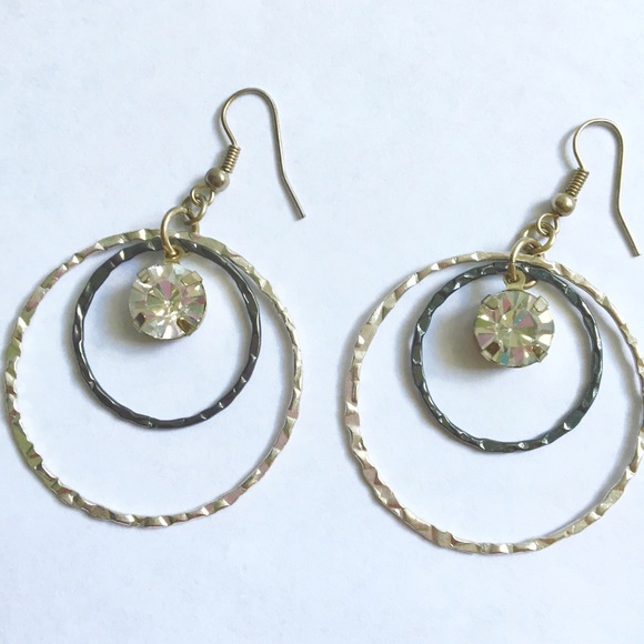 🔵 BOGO VINTAGE STATEMENT HOOP EARRINGS - Picture 1 of 3