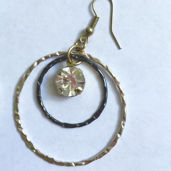 🔵 BOGO VINTAGE STATEMENT HOOP EARRINGS - Picture 2 of 3