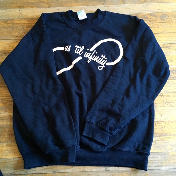 Us till infinity sweater 💫