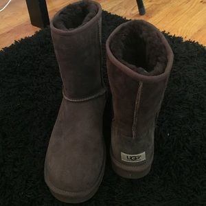 Short styled Ugg boots size 7