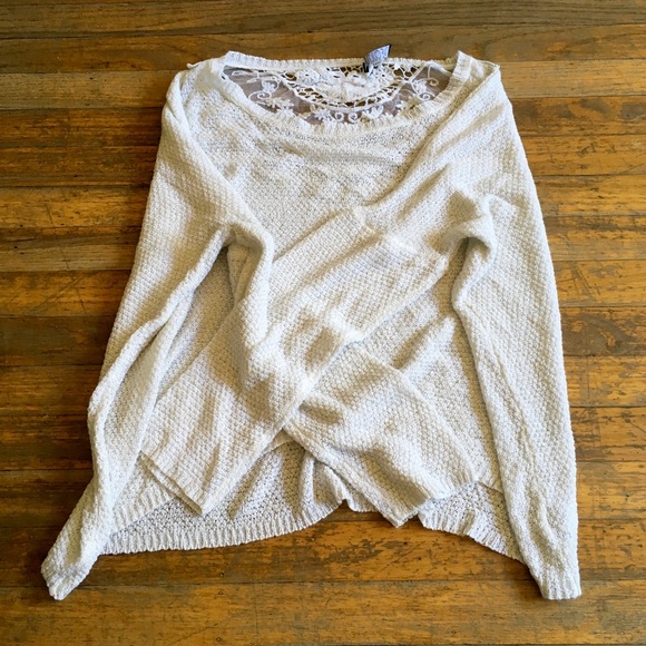Cream sweater ✨