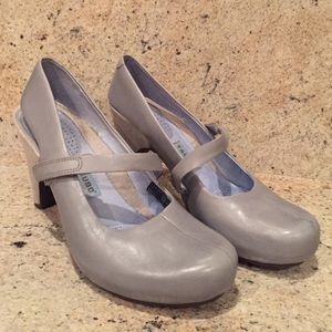 Tsubo light slate blue/gray heels