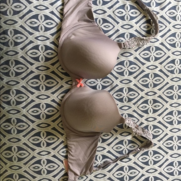 Size 34DD VS Light Purple Bra