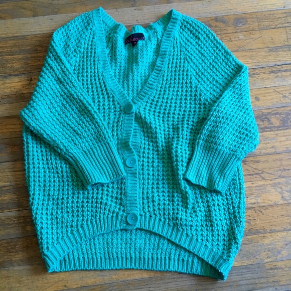 Quarter sleeve Sweater