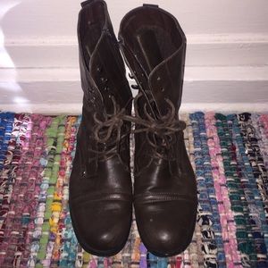 Combat boots