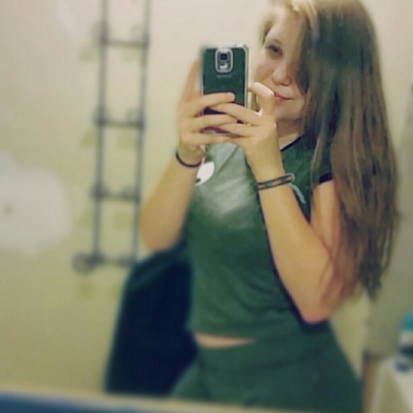 Meet your Posher, Ariel - Picture 1 of 1