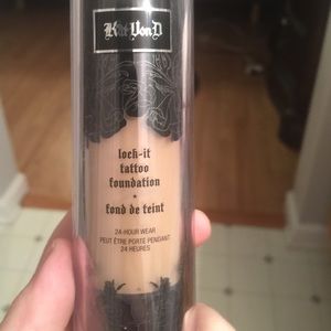 Kat Von D lock-it tattoo foundation