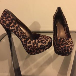 Women's high heel shoes