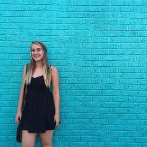 Meet your Posher, Chloe