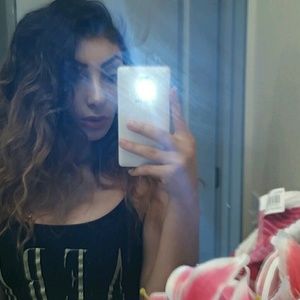 Meet your Posher, Mirela
