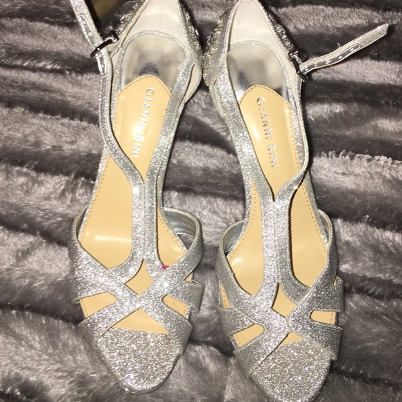 Formal Heels - Picture 1 of 4