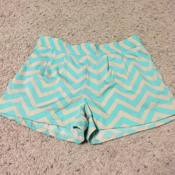 NICE DRESS SHORTS
