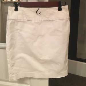 Size 4 Banana Republic White Skirt