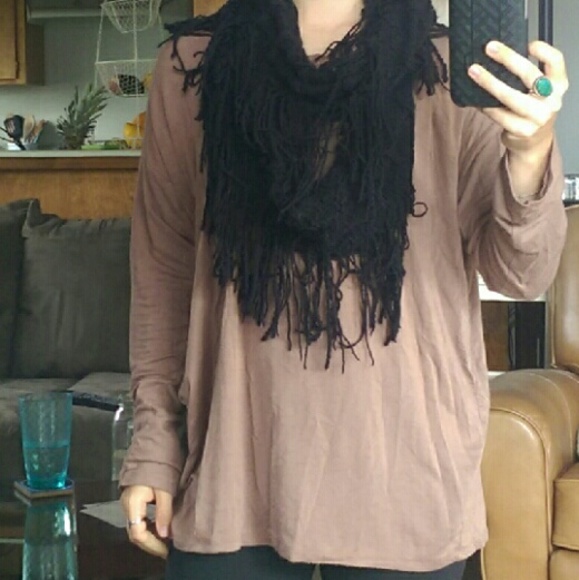 Infinity scarf with Tassles