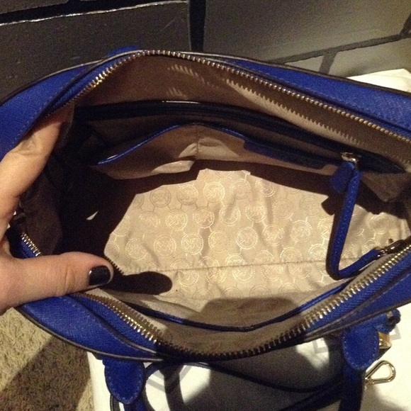 Michael Kors Cindy Dome bag - Picture 2 of 4